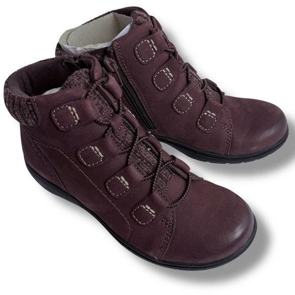 New Clarks Carleigh Jade Burgundy Nubuck Leather Knit Hiking Ankle Boots US 6M - Picture 8 of 16